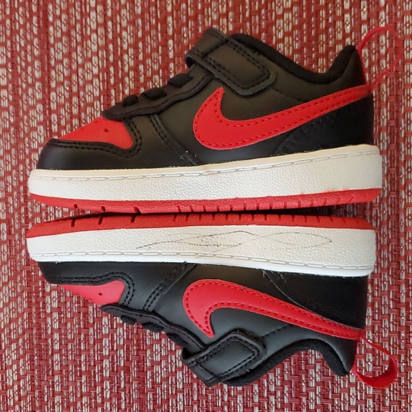 Nike boy's sneakers-LIGHTLY USED - Picture 2 of 3